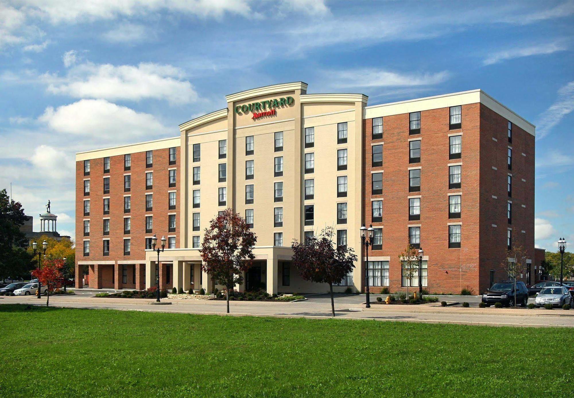Courtyard Hamilton Hotel Kültér fotó